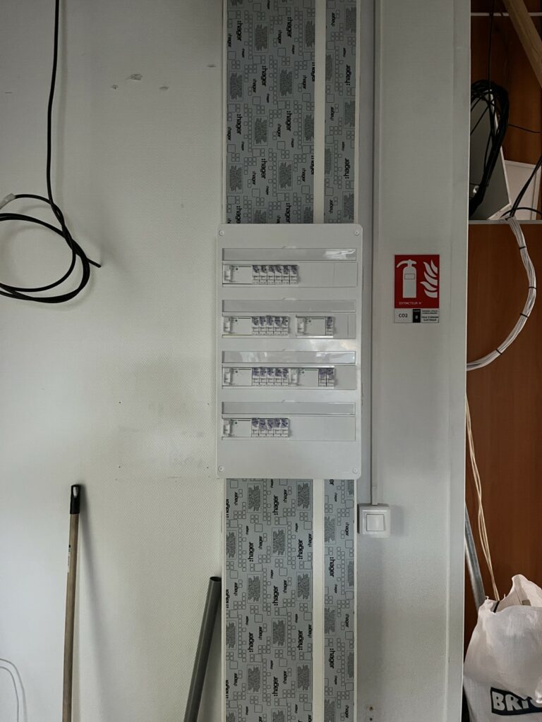 tableau électrique posé  - Linas 91